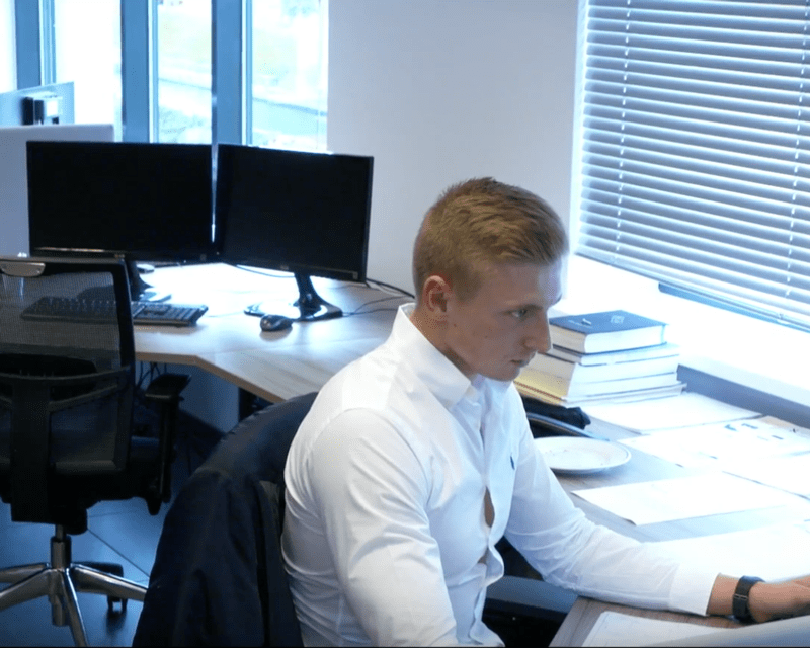 alcomij-medewerker-werkvoorbereiding-aan-het-woord alcomij-medewerker-werkvoorbereiding-aan-het-woord